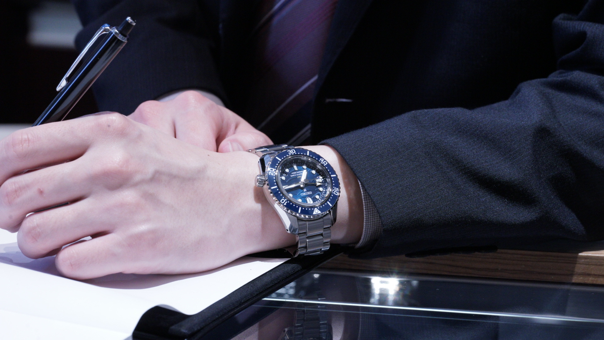 プロスペックスダイバースキューバ　ヘリテージ1968　SBEJ027を着けた男性