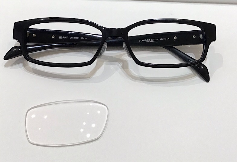 レンズ入れ前メガネフレーム