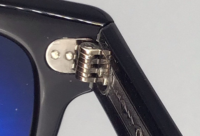 オリバーピープルズ 立体ヒンジ