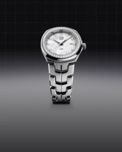 タグ・ホイヤー「リンク」デザイン性と快適な着け心地を兼ね備えるアイコニックなタイムピース