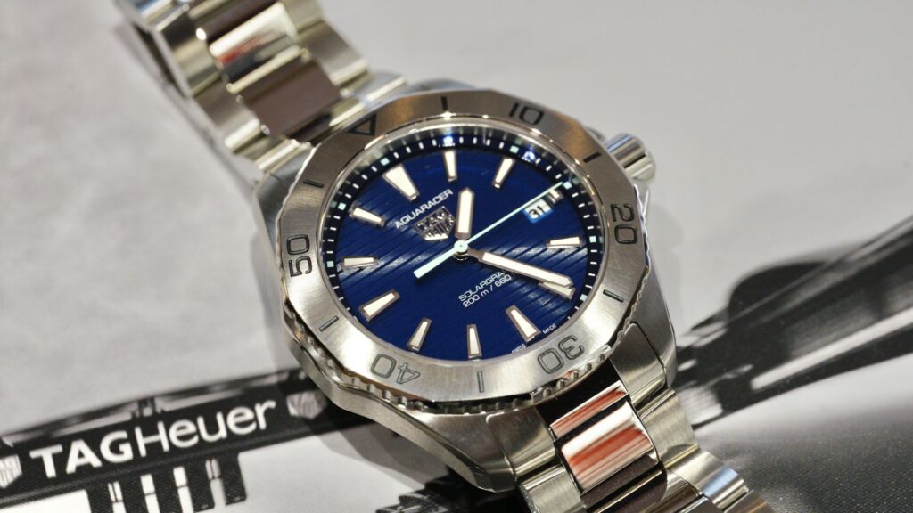 タグホイヤーアクアレーサーソーラーグラフ