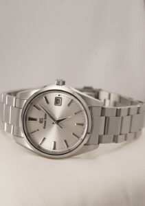 グランドセイコー(Grand Seiko)のザラツ研磨とは?|職人技が生み出す歪みのない鏡面仕上げ