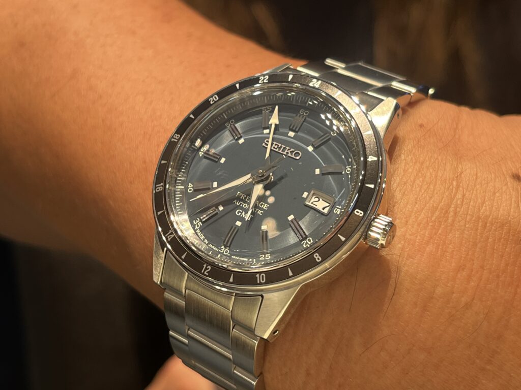 SEIKO プレザージュ スタイル60’sを着けた男性の腕