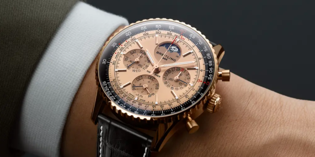 ブライトリングの腕時計　ナビタイマー B19 クロノグラフ 43 パーペチュアルカレンダー