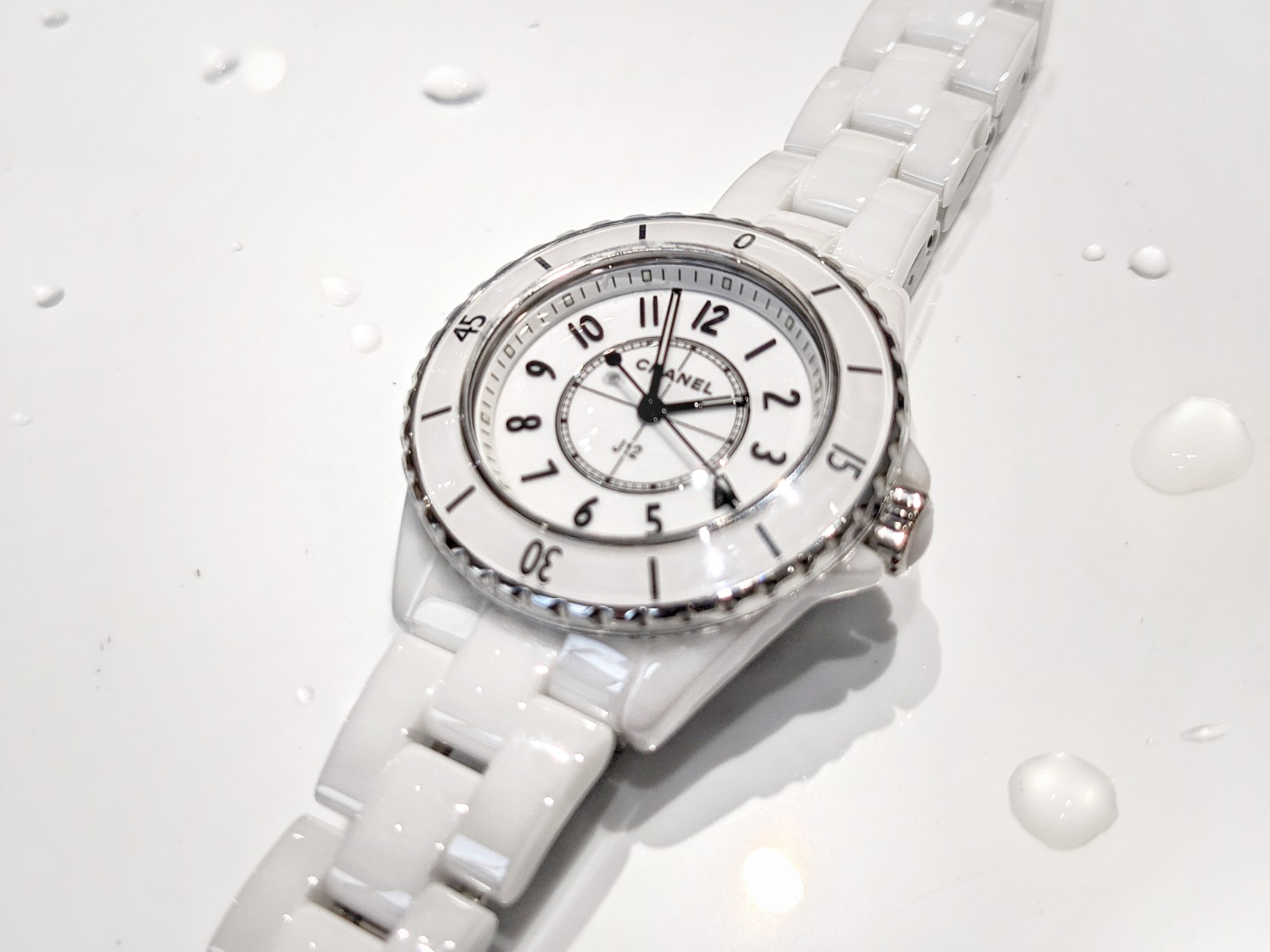 シャネルJ12、レディース時計