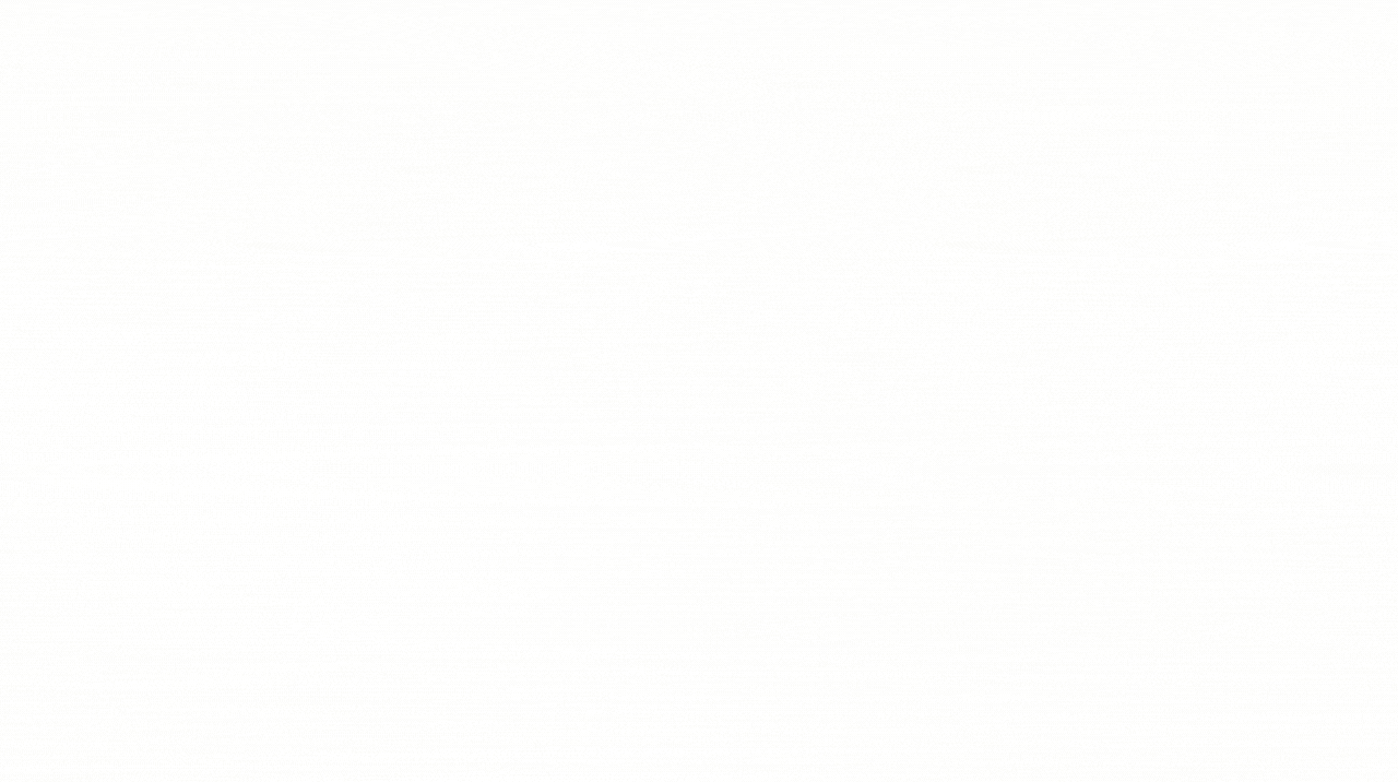 ユニフォームを着てクリスティアーノ・ロナウド選手が走っている