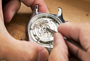 ブライトリングのオーバーホール・電池交換(時計修理)アフターサービスを解説します