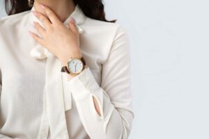 営業職の女性におすすめの腕時計｜印象で差がつく選び方と人気モデルをご紹介