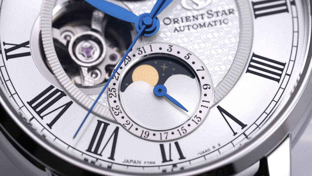 オリエントスター「M45 F7 メカニカルムーンフェイズ」のムーンフェイズ