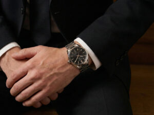 冠婚葬祭で腕時計はマナー違反？知っておきたい考え方と注意点