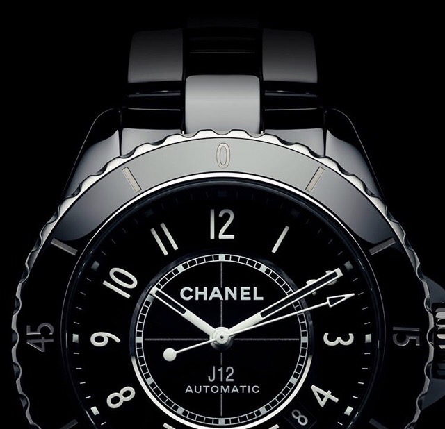 シャネル【J12】エレガントで高機能な機械式時計の魅力を紹介