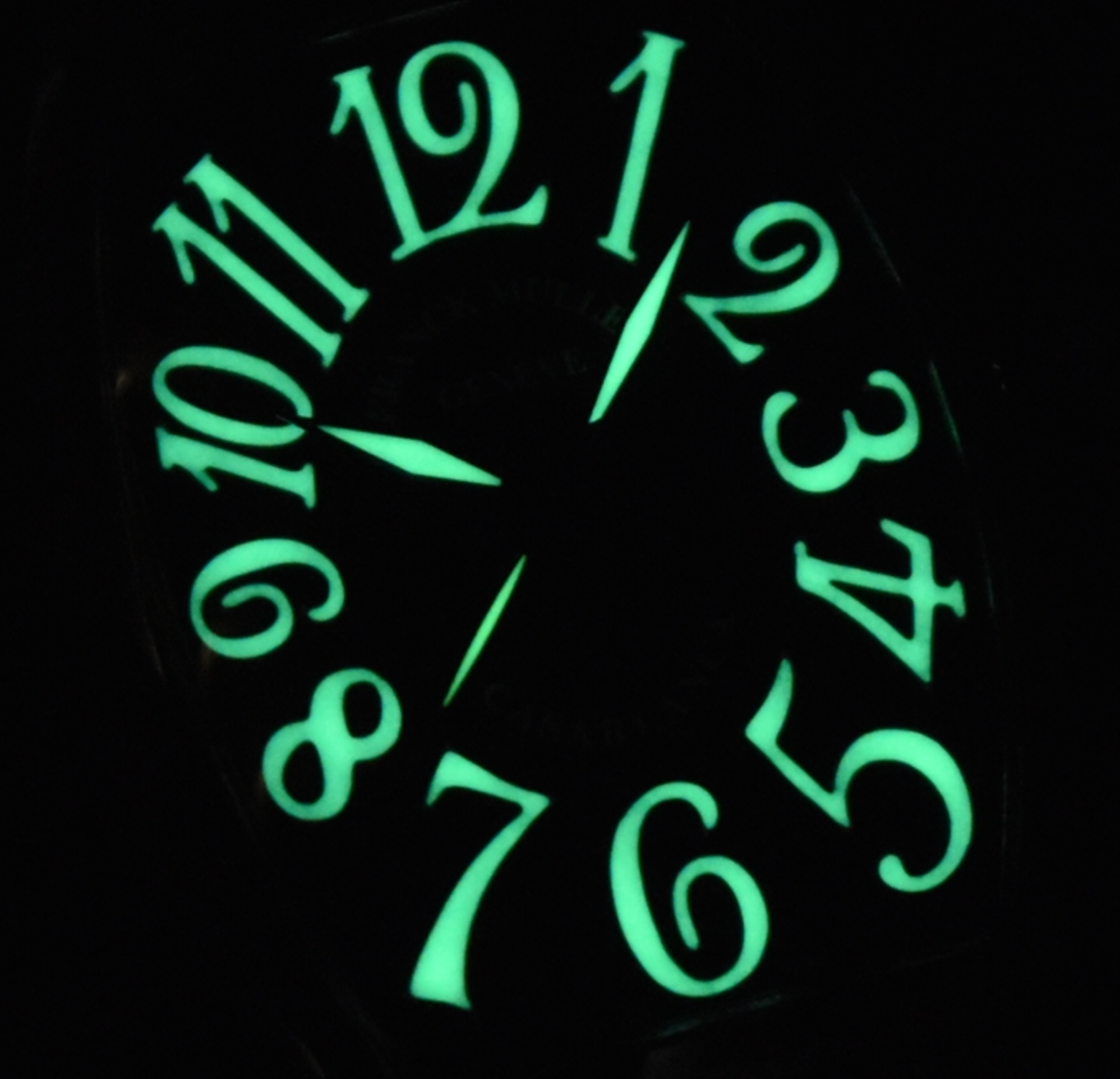 フランクミュラーの腕時計、カサブランカの夜光インデックス