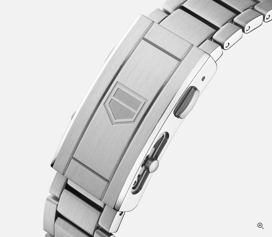 ワンプッシュで操作可能なフォールディングバックルを備える