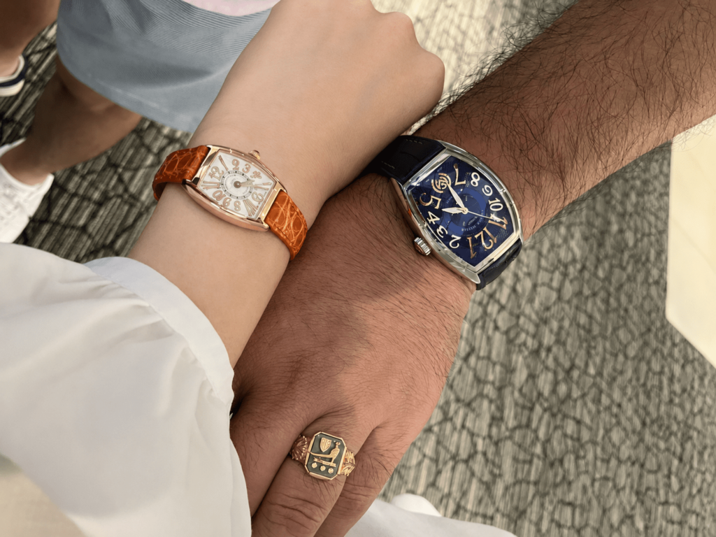 フランクミュラーのペアウォッチをつけている夫婦