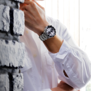 大人の男性にふさわしい高級ソーラー時計の選び方|長く快適に愛用するための注意点も解説