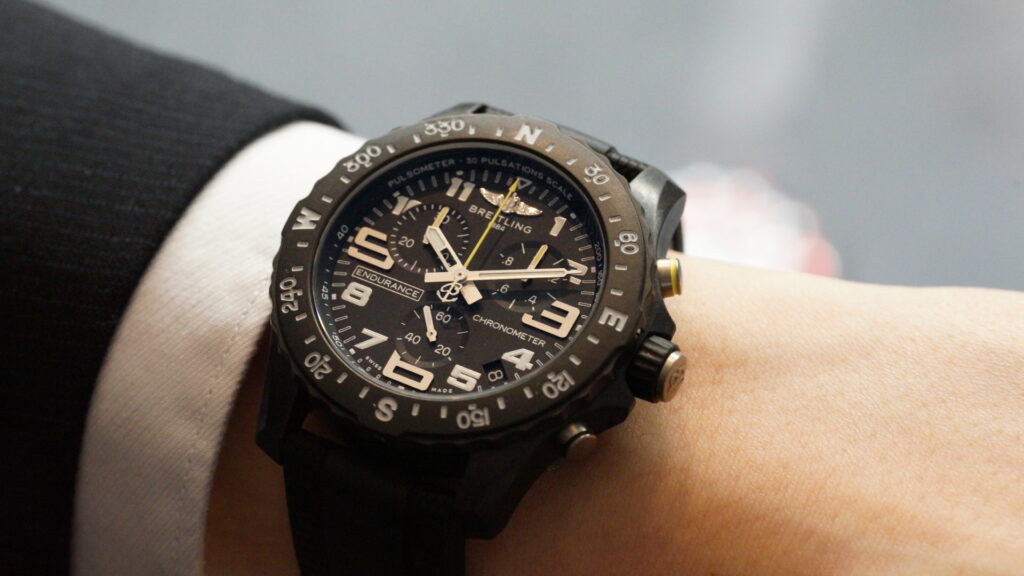 ブライトリング　エンデュランスプロを着けた男性