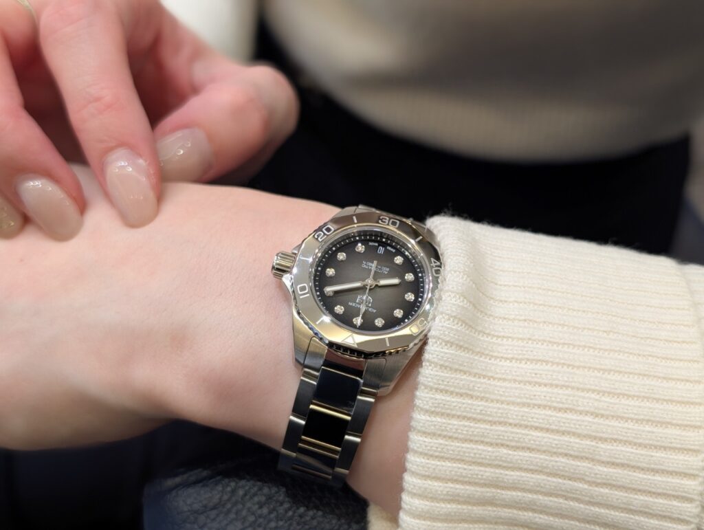 タグホイヤー、アクアレーサープロフェッショナル200