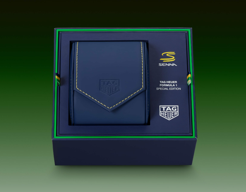 「セナ」のロゴが入った専用BOX