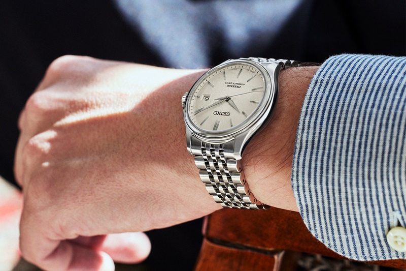 SEIKOの腕時計「Classic Series SARX121」