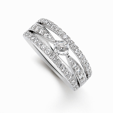 ロイヤルアッシャーダイヤモンド AC011