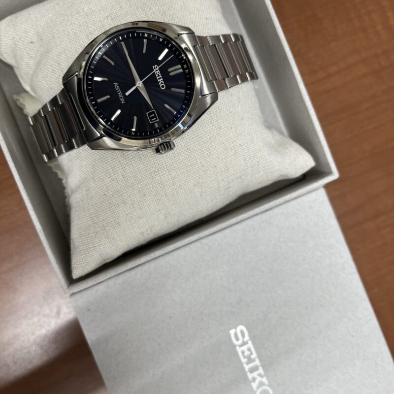 SEIKOアストロンの時計を選んだ男性