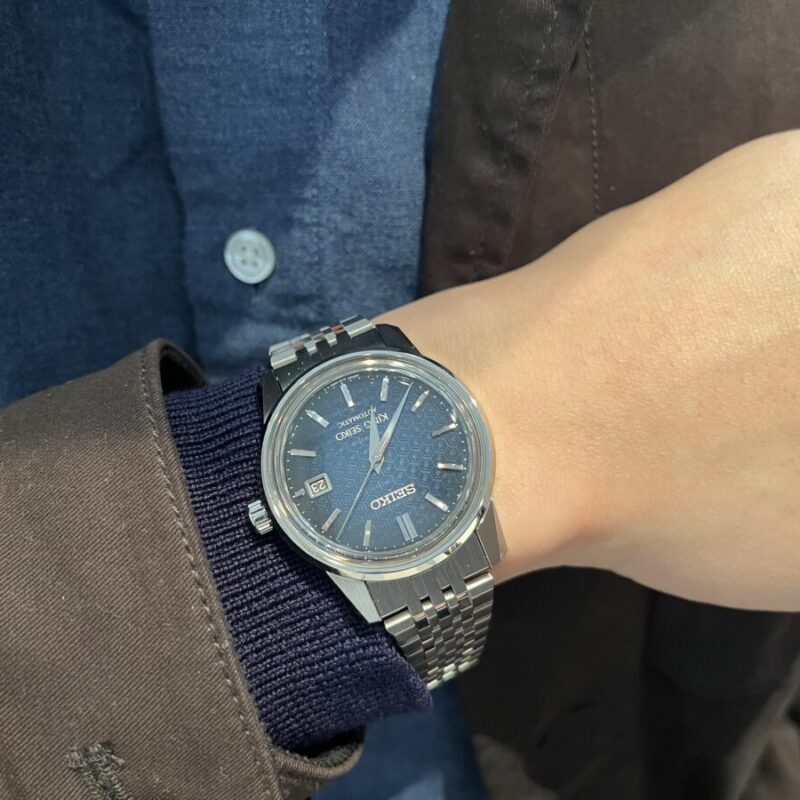 キングセイコーの時計を着けた男性