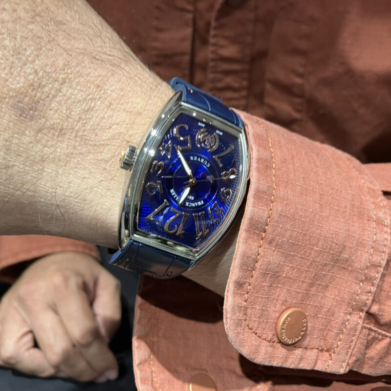 ﾌﾗﾝｸﾐｭﾗｰ ｸﾞﾗﾝﾄﾞｶｰﾍﾞｯｸｽ 日本限定ﾓﾃﾞﾙを着ける男性