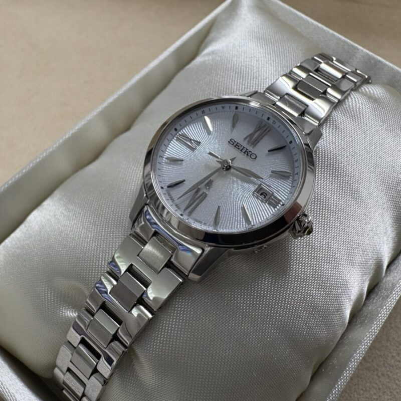 SEIKOルキアがケースの中に収められている画像