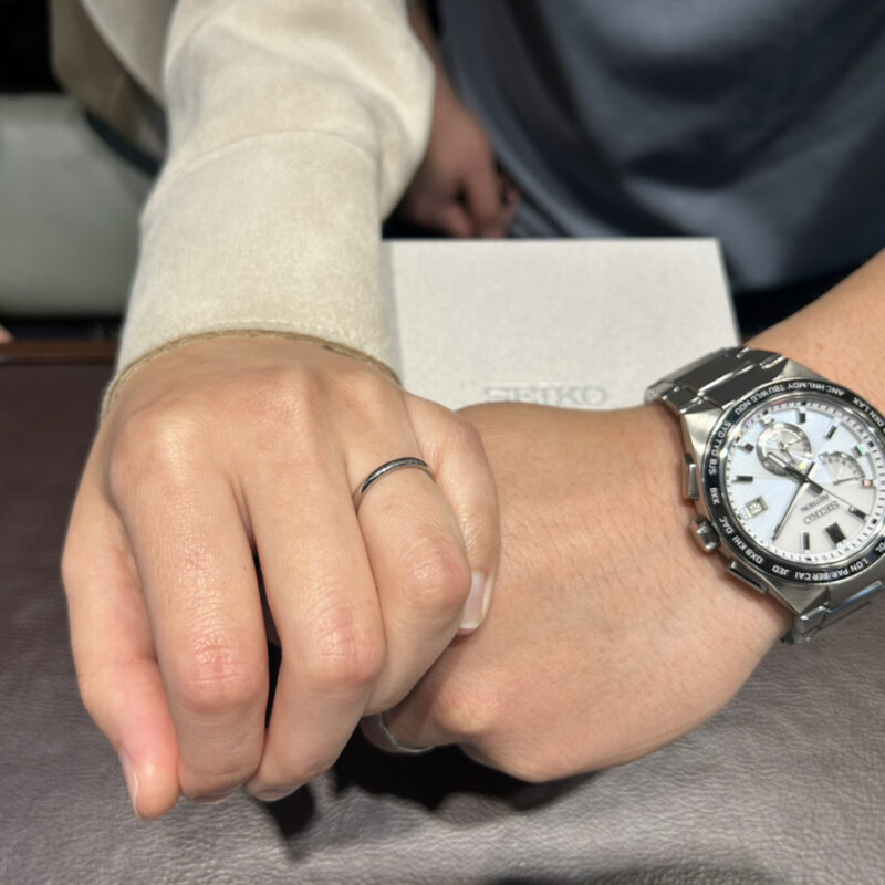 タグホイヤーの時計をつけた男性