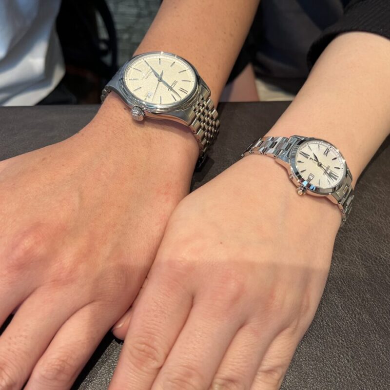 ルキアの時計を着けた女性