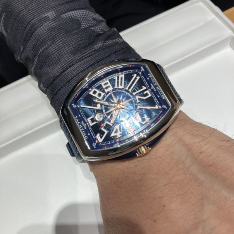 「フランク ミュラー ヴァンガード ヨッティング（品番：V45SCDTYACHTINGSTG ACBL）」を装着する腕元