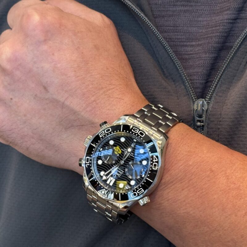 オメガをつけている男性