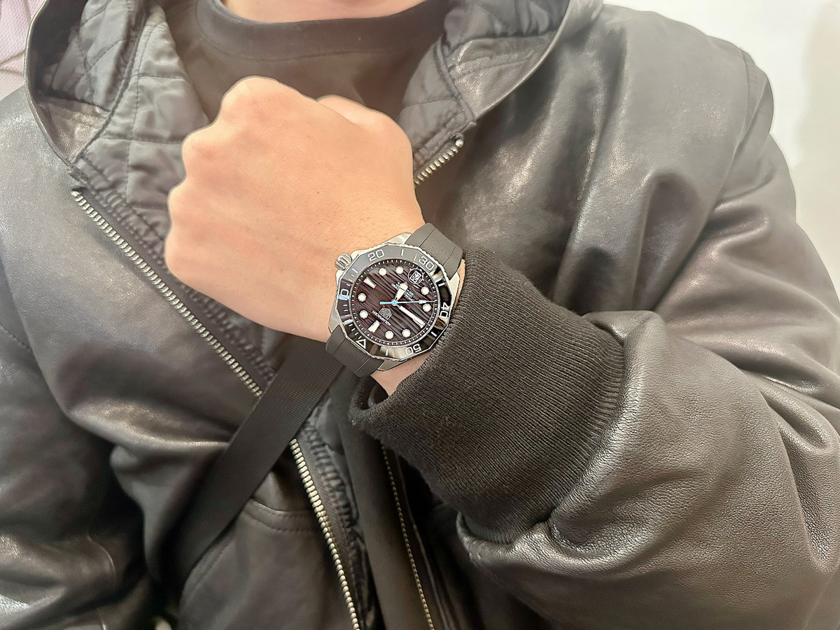 タグ・ホイヤー アクアレーサープロフェッショナル300＞お求めいただき