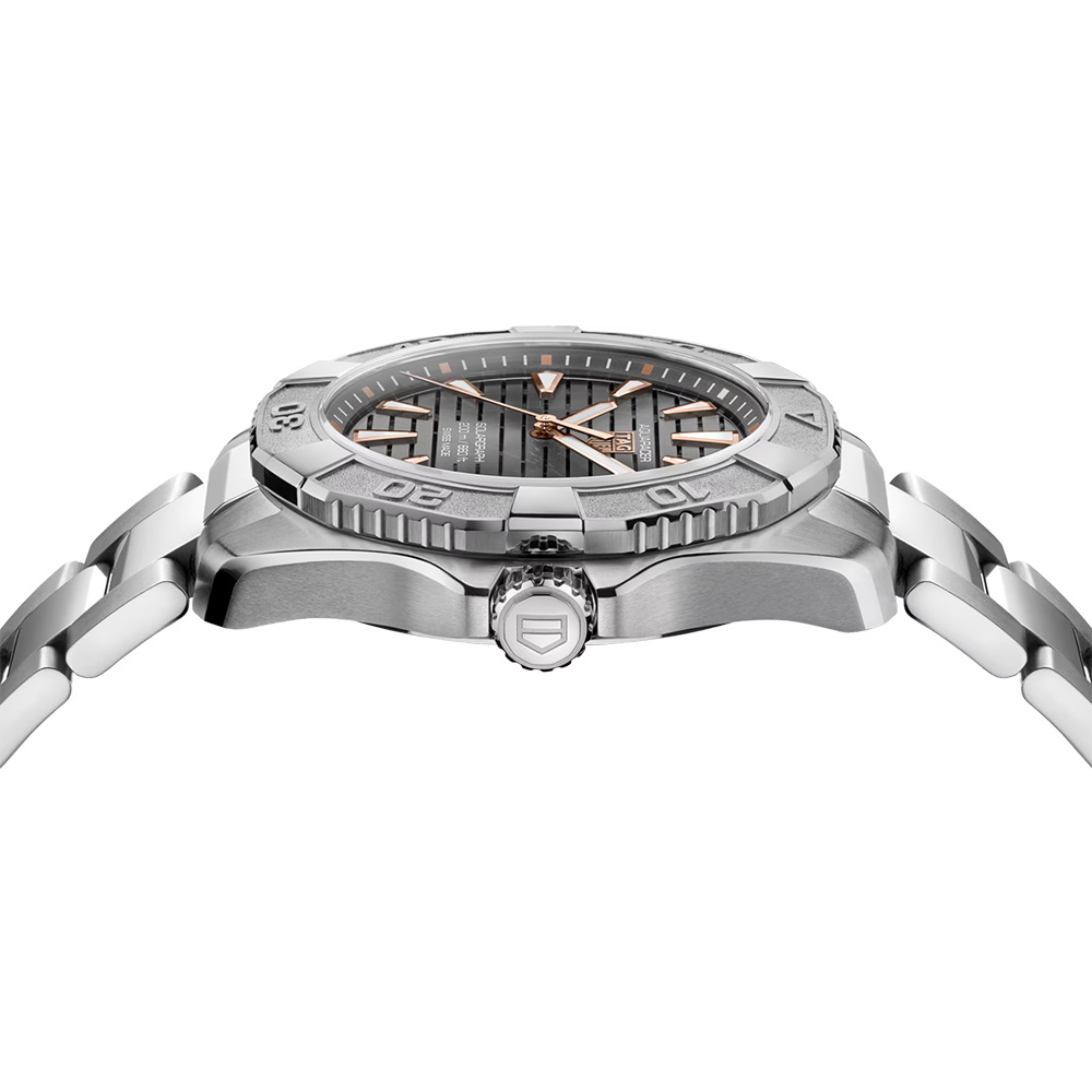 アクアレーサー　プロフェッショナル200 - TAG Heuer