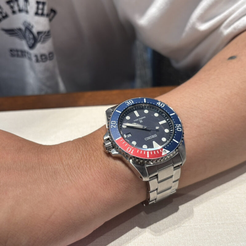 SEIKO「ダイバースキューバ」を着用した男性の腕元